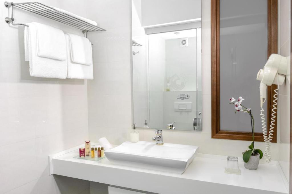 City5 Rooms & Suites By Lsa Skopje Exterior photo