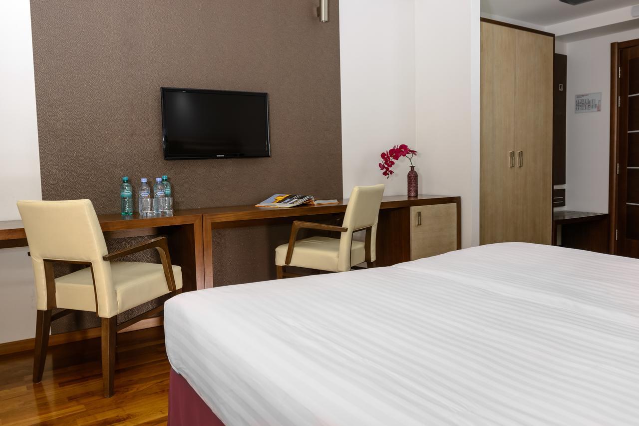 City5 Rooms & Suites By Lsa Skopje Exterior photo
