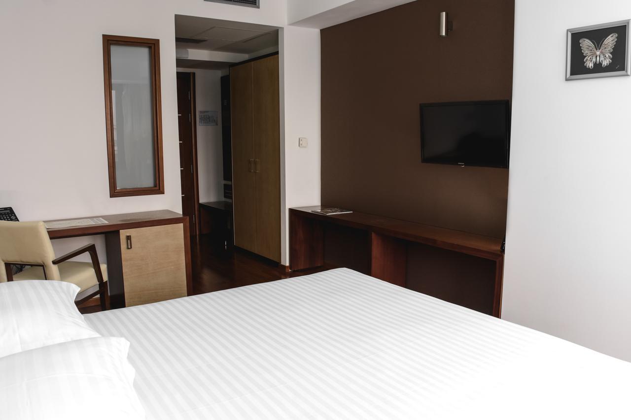 City5 Rooms & Suites By Lsa Skopje Exterior photo